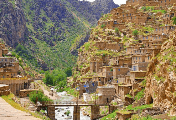 روستای پالنگان استان کردستان ایران دهیار