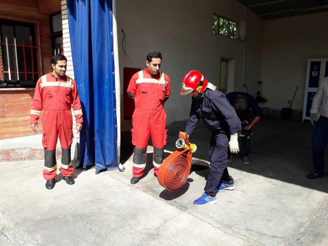 برگزاری کارگاه آموزش نکات ایمنی و آتش نشانی کارکنان دهیاری سولقان