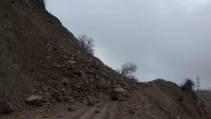 زمین لرزه مسیر چند روستای شهرستان ایذه را مسدود کرد!